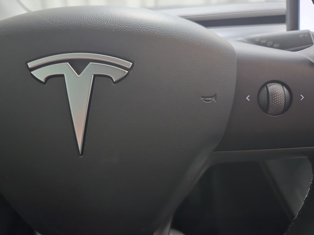 2024 Tesla Model Y Long Range AWD Toit Panoramique Cuir in Terrebonne, Quebec - 13 - w1024h768px