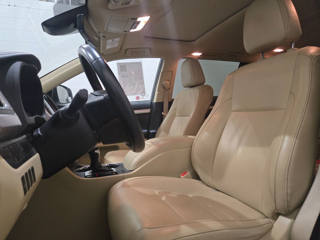 Toyota Highlander XLE AWD Toit Ouvrant Cuir 2019 à Terrebonne, Québec - 19 - w1024h768px