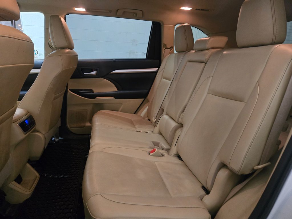 Toyota Highlander XLE AWD Toit Ouvrant Cuir 2019 à Terrebonne, Québec - 20 - w1024h768px