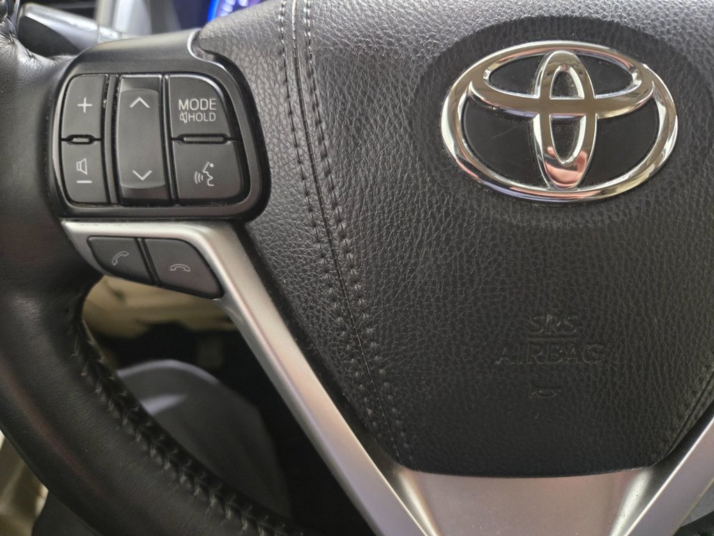 Toyota Highlander XLE AWD Toit Ouvrant Cuir 2019 à Terrebonne, Québec - 10 - w1024h768px