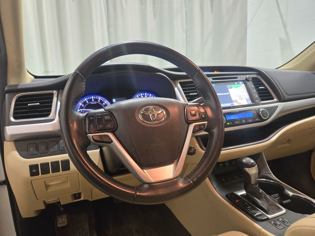 Toyota Highlander XLE AWD Toit Ouvrant Cuir 2019 à Terrebonne, Québec - 17 - w1024h768px