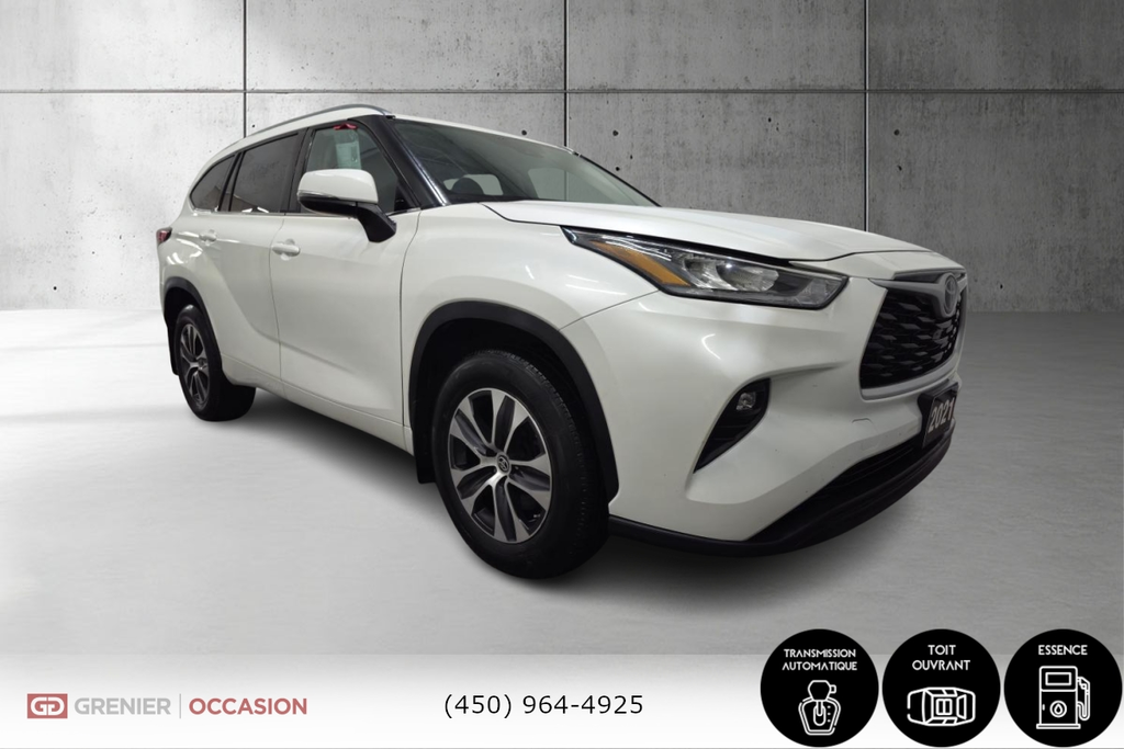 Toyota Highlander XLE AWD Toit Ouvrant Cuir 2021 à Terrebonne, Québec - 1 - w1024h768px