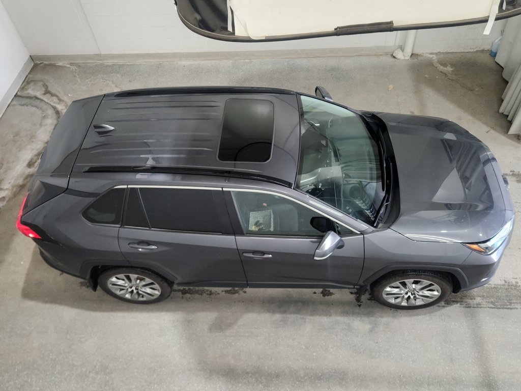 2022 Toyota RAV4 XLE AWD toit ouvrant sièges chauffants in Terrebonne, Quebec - 11 - w1024h768px
