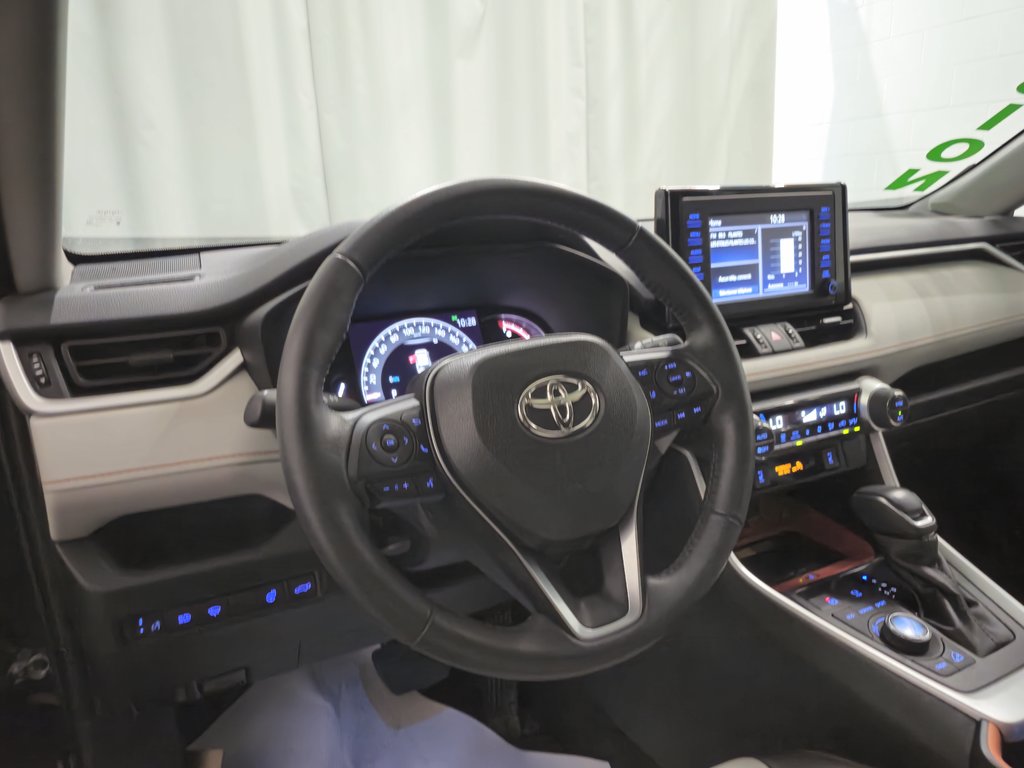 Toyota RAV4 Trail Cuir Toit Ouvrant AWD Bas Kilométrage 2022 à Terrebonne, Québec - 20 - w1024h768px