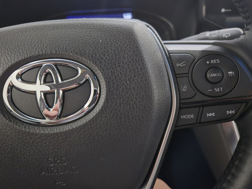 2021 Toyota Venza Hybrid XLE AWD Cuir Navigation in Terrebonne, Quebec - 13 - w1024h768px