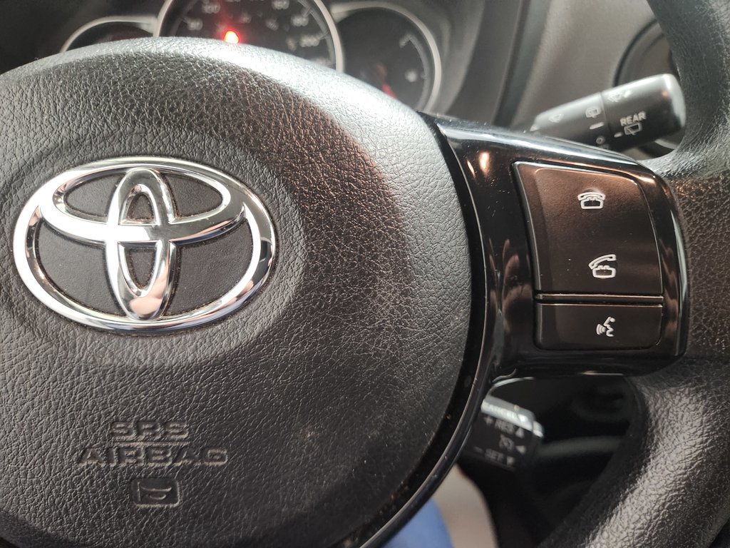 2019 Toyota Yaris Hatchback Caméra Recul Sièges Chauffants in Terrebonne, Quebec - 12 - w1024h768px
