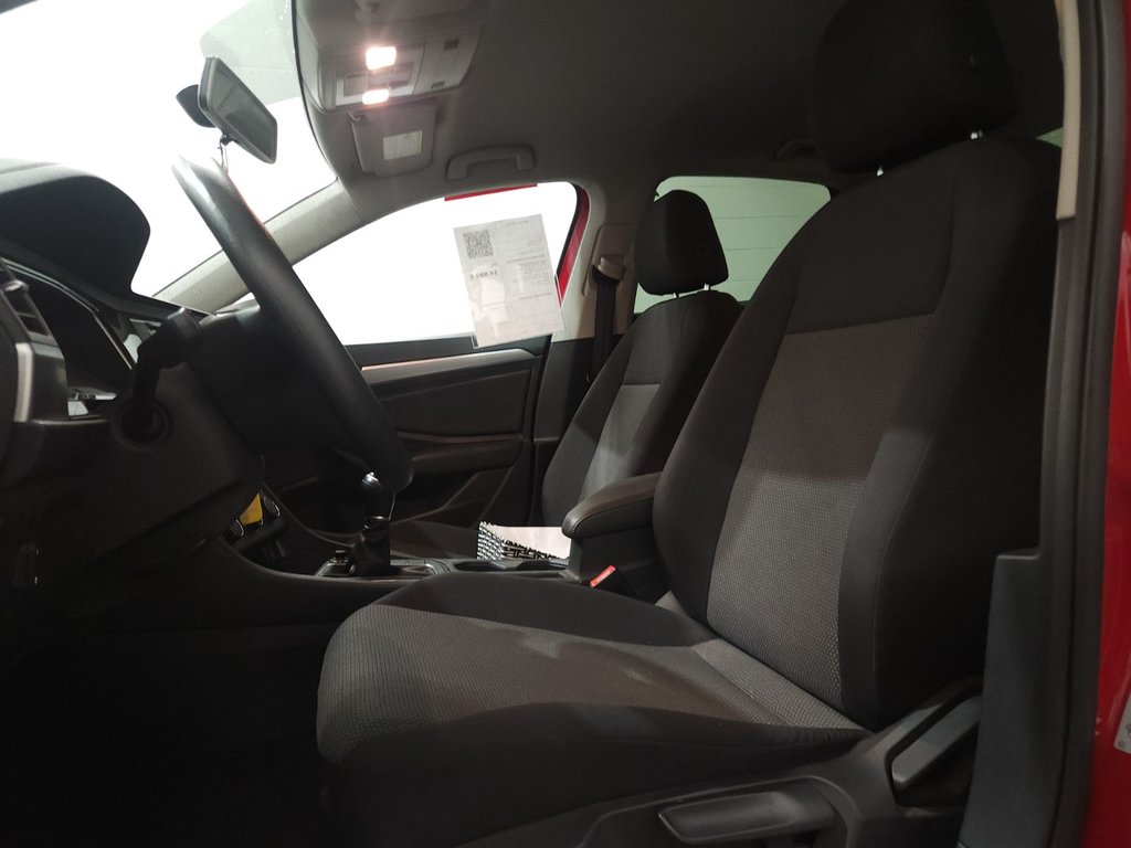 2019 Volkswagen Jetta Comfortline sièges.chauff mags in Terrebonne, Quebec - 20 - w1024h768px