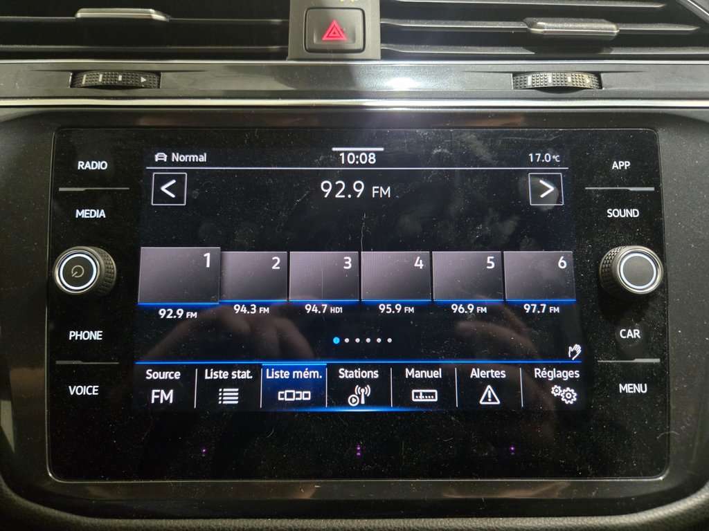 Volkswagen Tiguan Comfortline Cuir Caméra De Recul 2023 à Terrebonne, Québec - 13 - w1024h768px