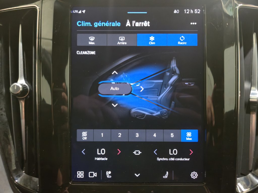 2024 Volvo XC60 Recharge Hybride Branchable T8 Core Dark Theme in Terrebonne, Quebec - 13 - w1024h768px