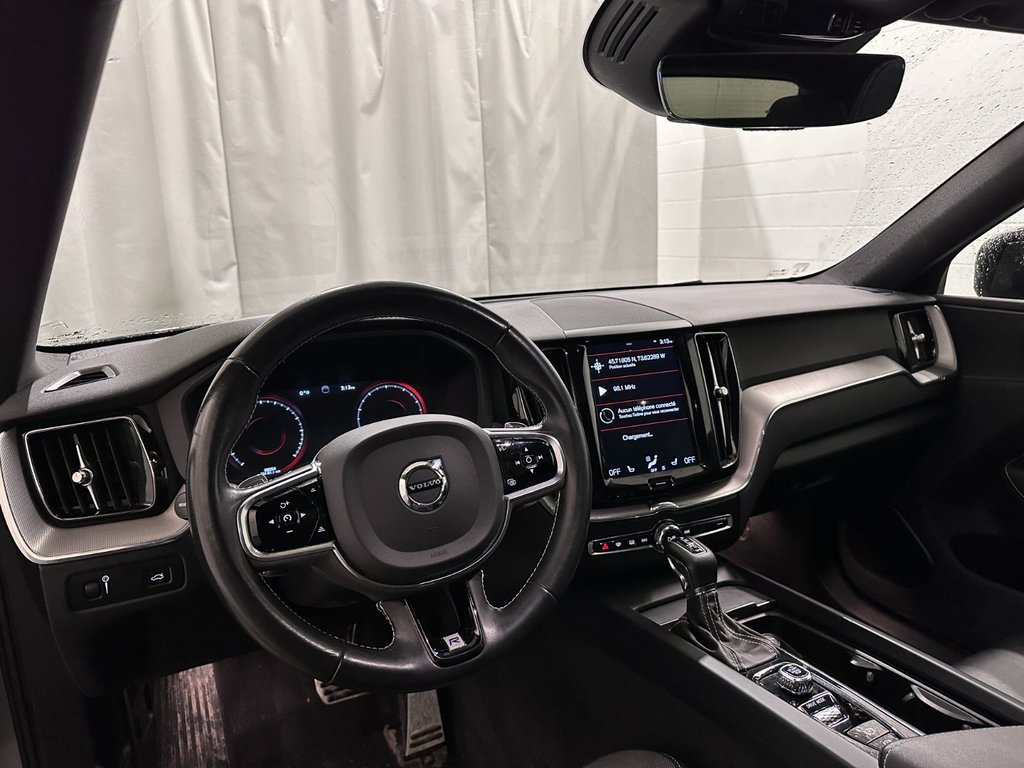 2020 Volvo XC60 T6 R-DESIGN AWD Toit Panoramique Navigation in Terrebonne, Quebec - 14 - w1024h768px