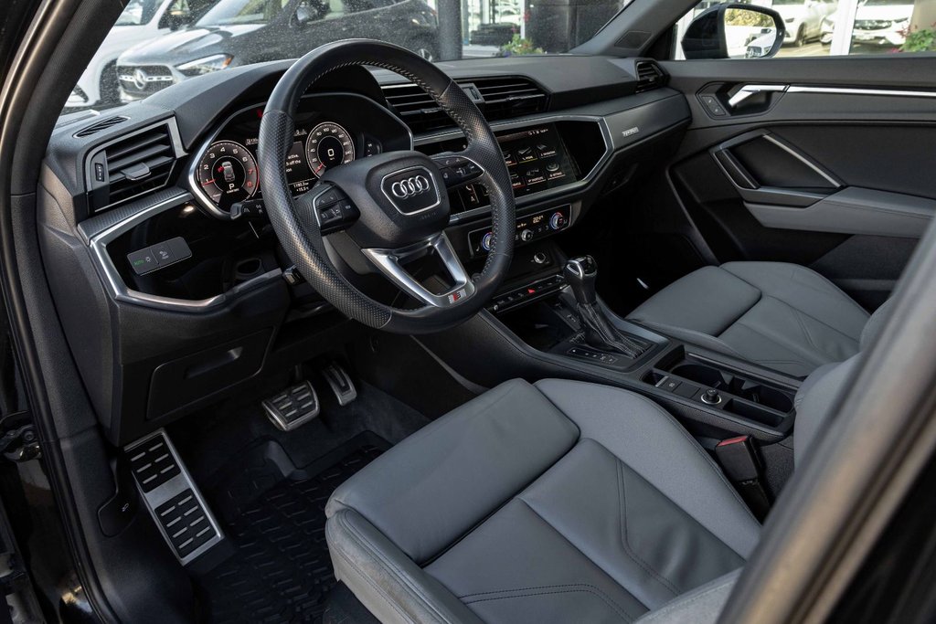 2020 Audi Q3 Technik quattro in Kamloops, British Columbia - 8 - w1024h768px