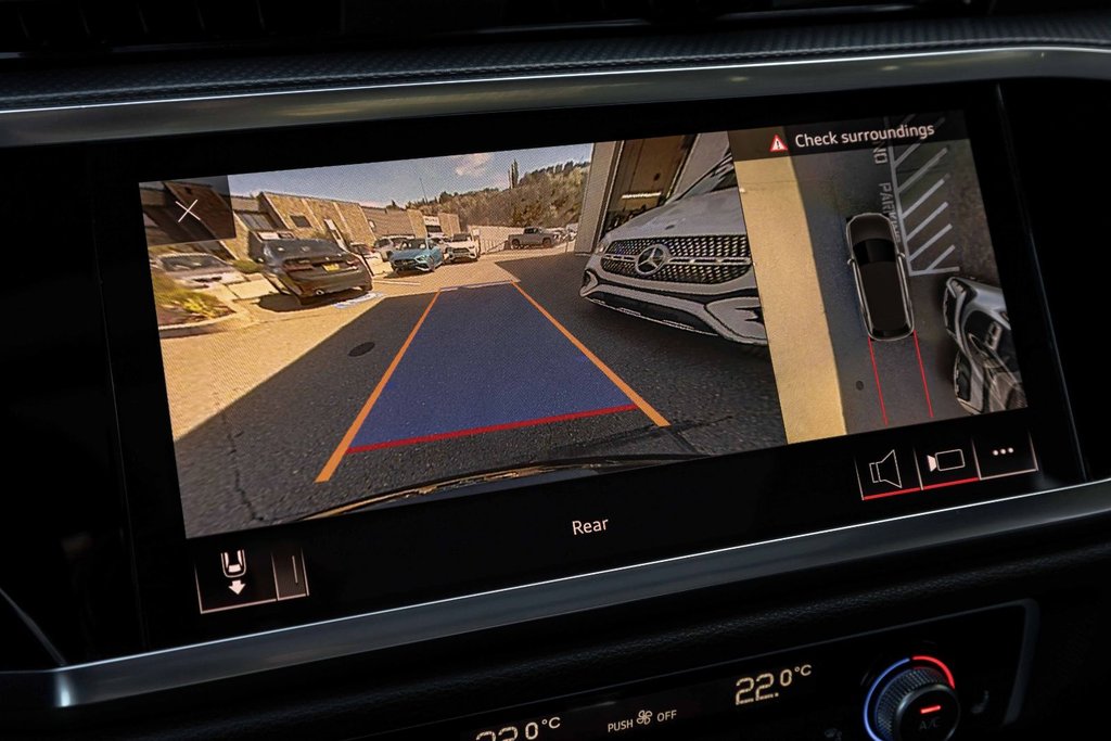 2020 Audi Q3 Technik quattro in Kamloops, British Columbia - 15 - w1024h768px