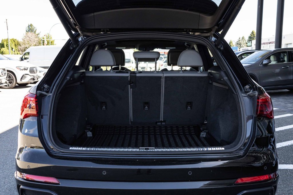 2020 Audi Q3 Technik quattro in Kamloops, British Columbia - 5 - w1024h768px