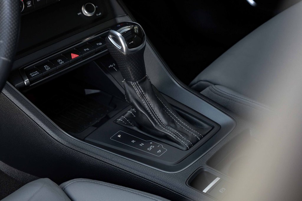 2020 Audi Q3 Technik quattro in Kamloops, British Columbia - 16 - w1024h768px