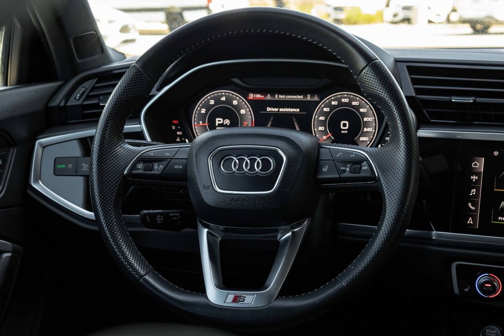 2020 Audi Q3 Technik quattro in Kamloops, British Columbia - 12 - w1024h768px