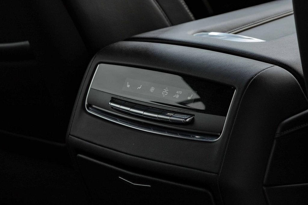 2023 Cadillac Escalade Sport in Kamloops, British Columbia - 26 - w1024h768px