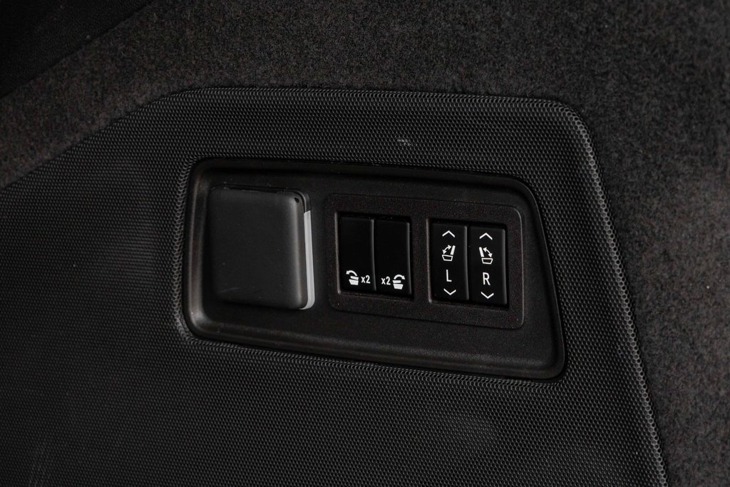 2023 Cadillac Escalade Sport in Kamloops, British Columbia - 28 - w1024h768px
