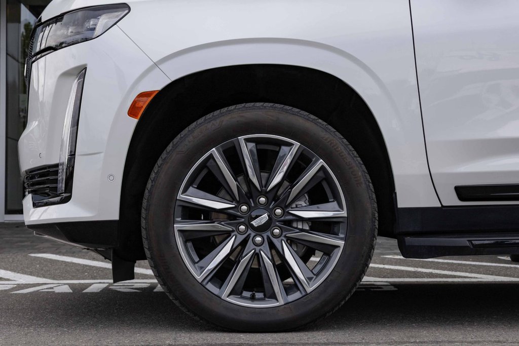 2023 Cadillac Escalade Sport in Kamloops, British Columbia - 7 - w1024h768px