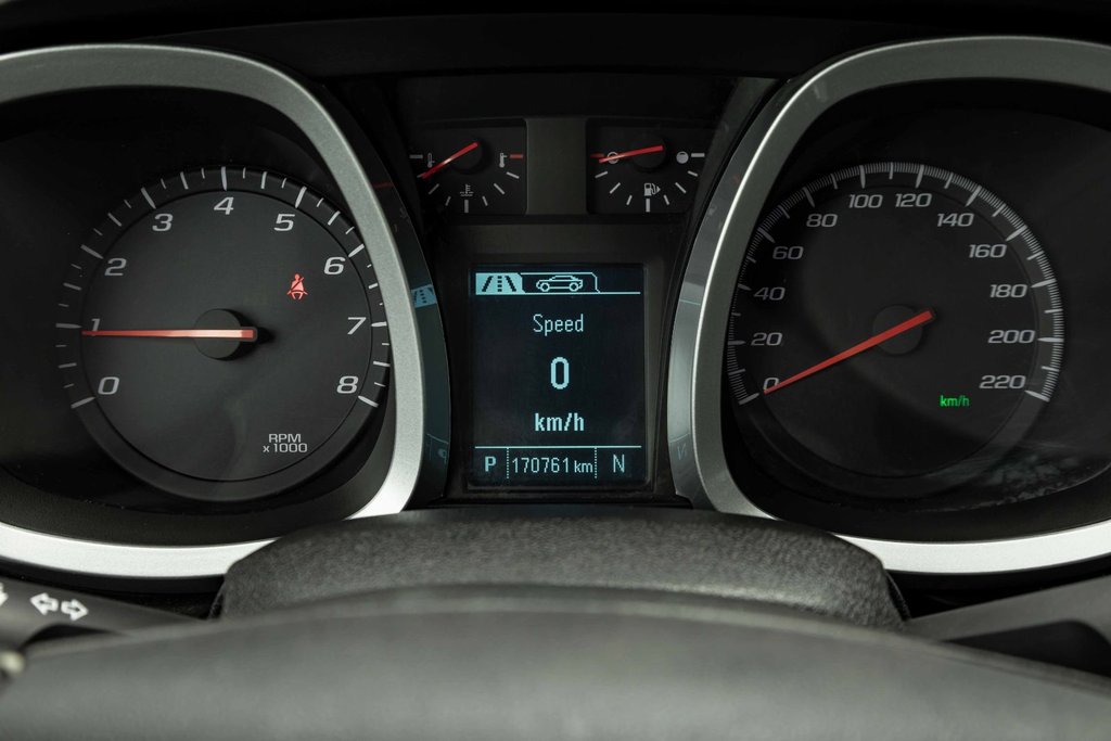 2016 Chevrolet Equinox AWD 1LT in Kamloops, British Columbia - 13 - w1024h768px