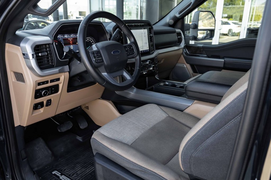 2023 Ford F150 XLT 4x4 in Kamloops, British Columbia - 8 - w1024h768px