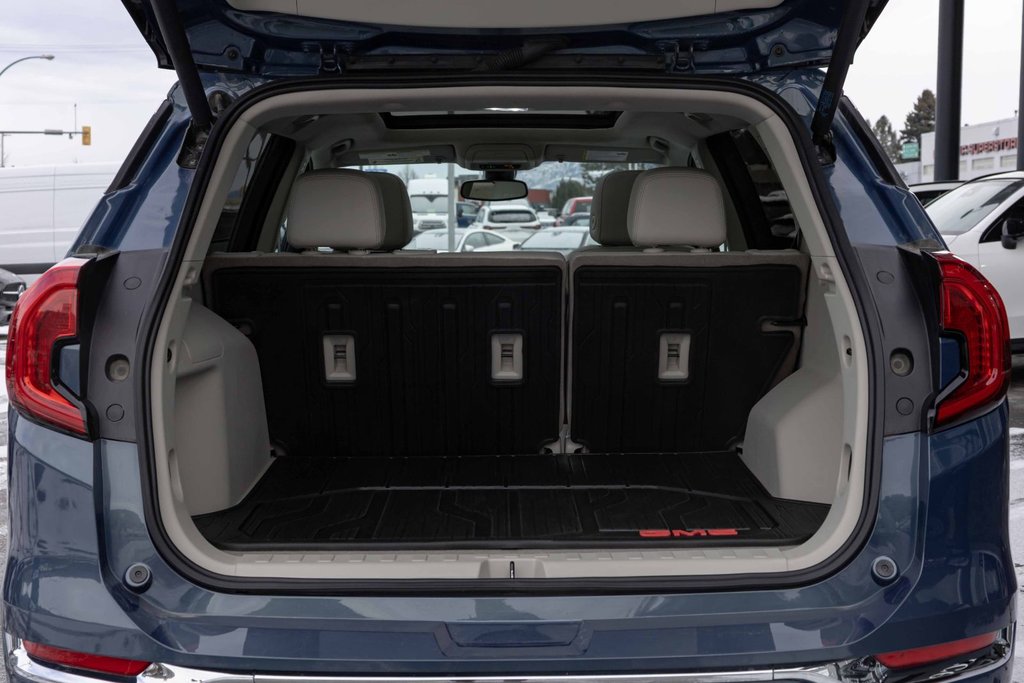 2024 GMC Terrain AWD Denali in Kamloops, British Columbia - 5 - w1024h768px