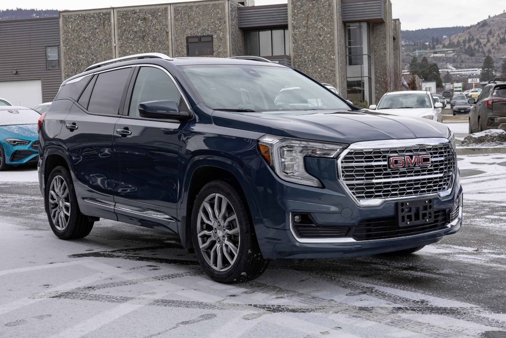 2024 GMC Terrain AWD Denali in Kamloops, British Columbia - 3 - w1024h768px