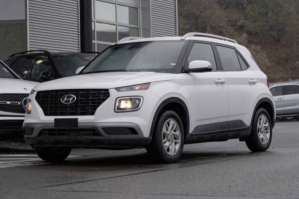 2023 Hyundai Venue FWD Preferred in Kamloops, British Columbia - 1 - w1024h768px