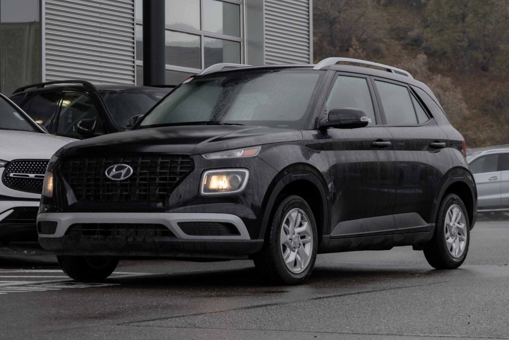 2023 Hyundai Venue FWD Preferred in Kamloops, British Columbia - 1 - w1024h768px