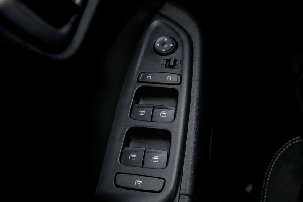 2023 Hyundai Venue FWD Preferred in Kamloops, British Columbia - 10 - w1024h768px