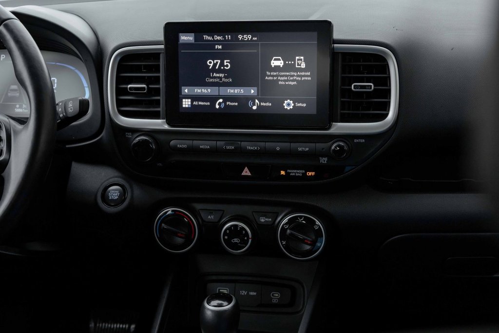 2023 Hyundai Venue FWD Preferred in Kamloops, British Columbia - 13 - w1024h768px