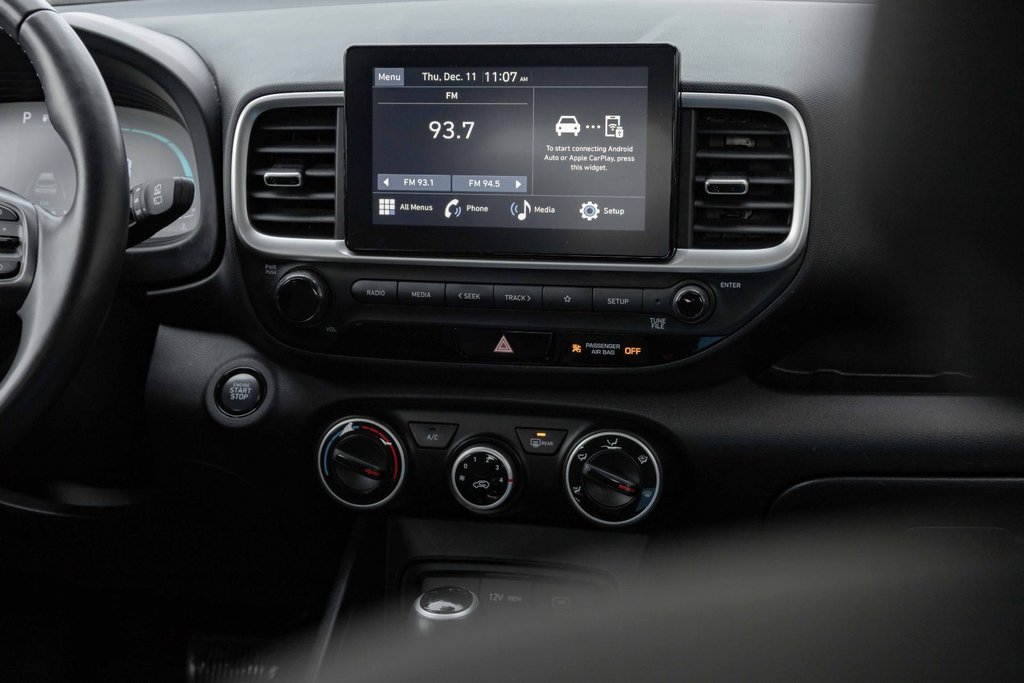 2023 Hyundai Venue FWD Preferred in Kamloops, British Columbia - 13 - w1024h768px