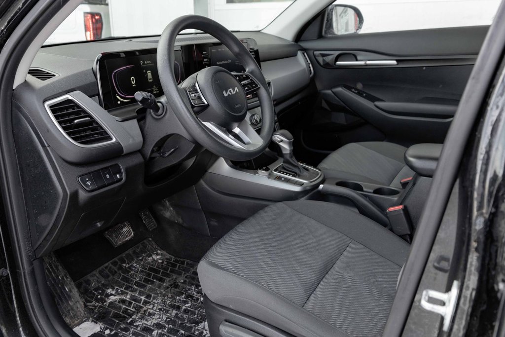 2024 Kia Seltos LX AWD in Kamloops, British Columbia - 8 - w1024h768px