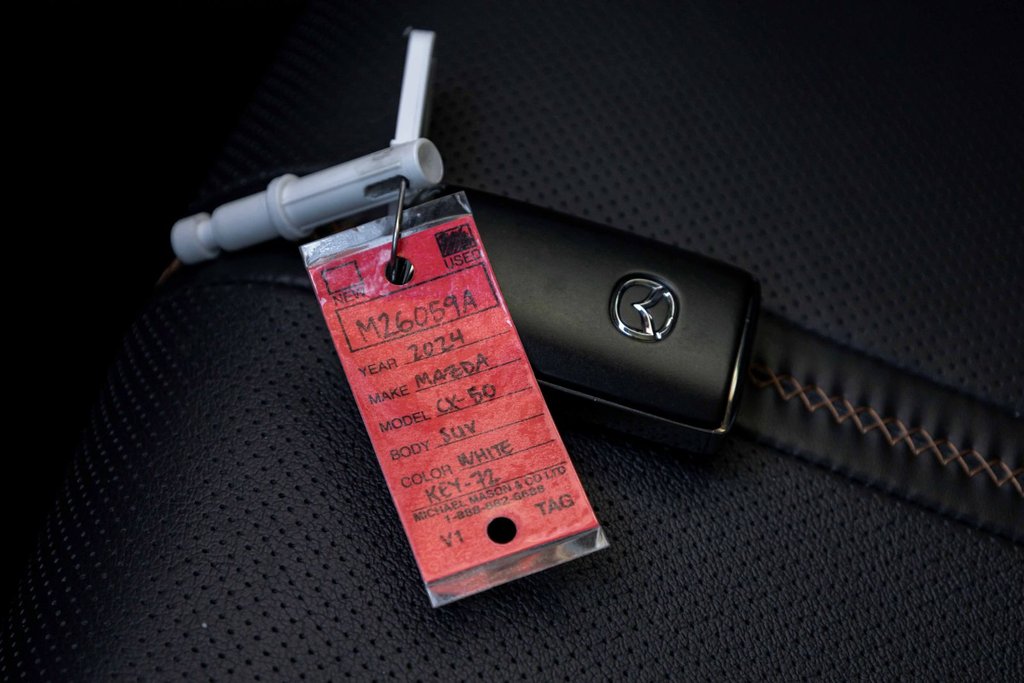 2024 Mazda CX-50 GT AWD in Kamloops, British Columbia - 21 - w1024h768px