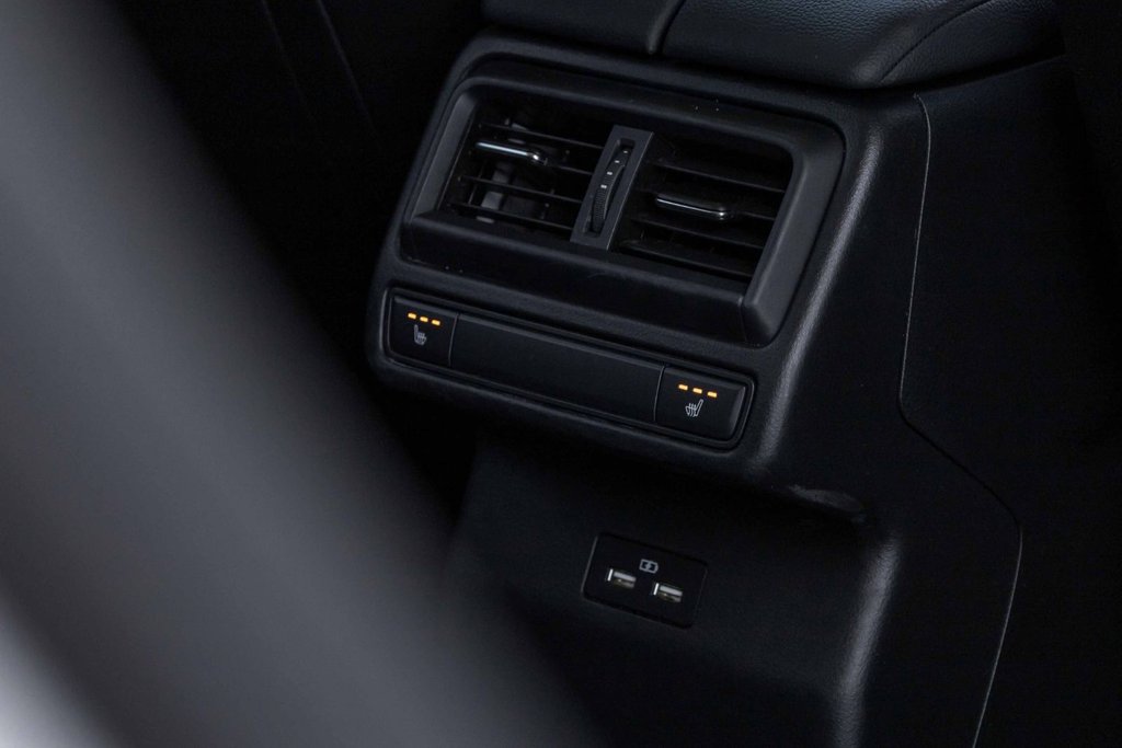 2024 Mazda CX-50 GT AWD in Kamloops, British Columbia - 20 - w1024h768px