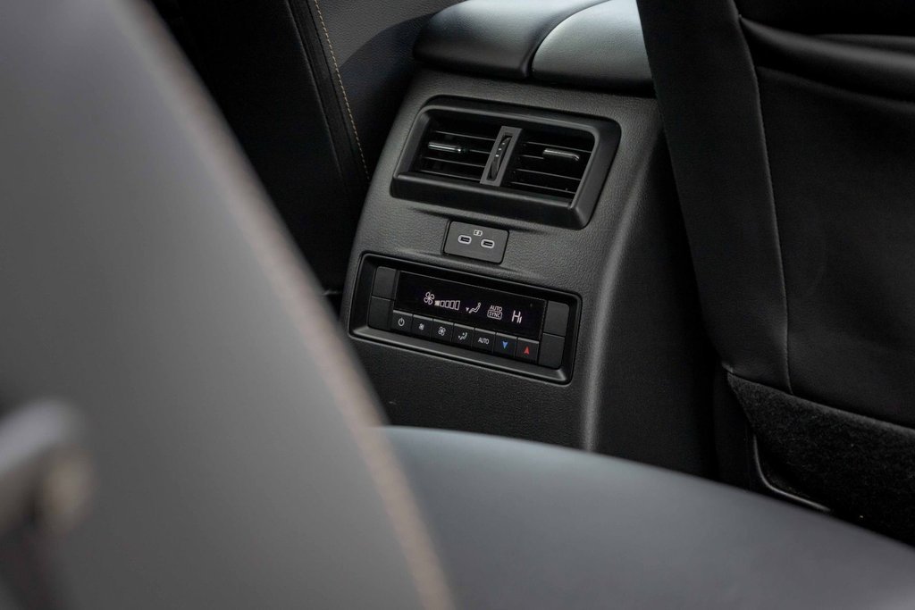 2025 Mazda CX-70 MHEV GS-L AWD in Kamloops, British Columbia - 19 - w1024h768px
