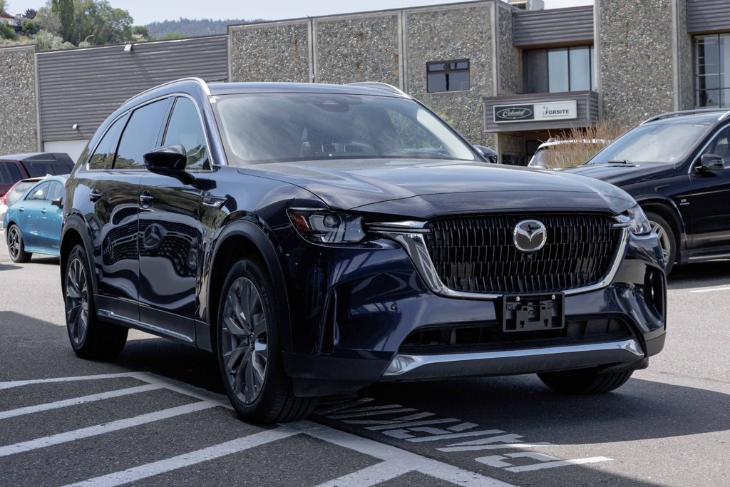 2025 Mazda CX-90 MHEV GT AWD in Kamloops, British Columbia - 3 - w1024h768px