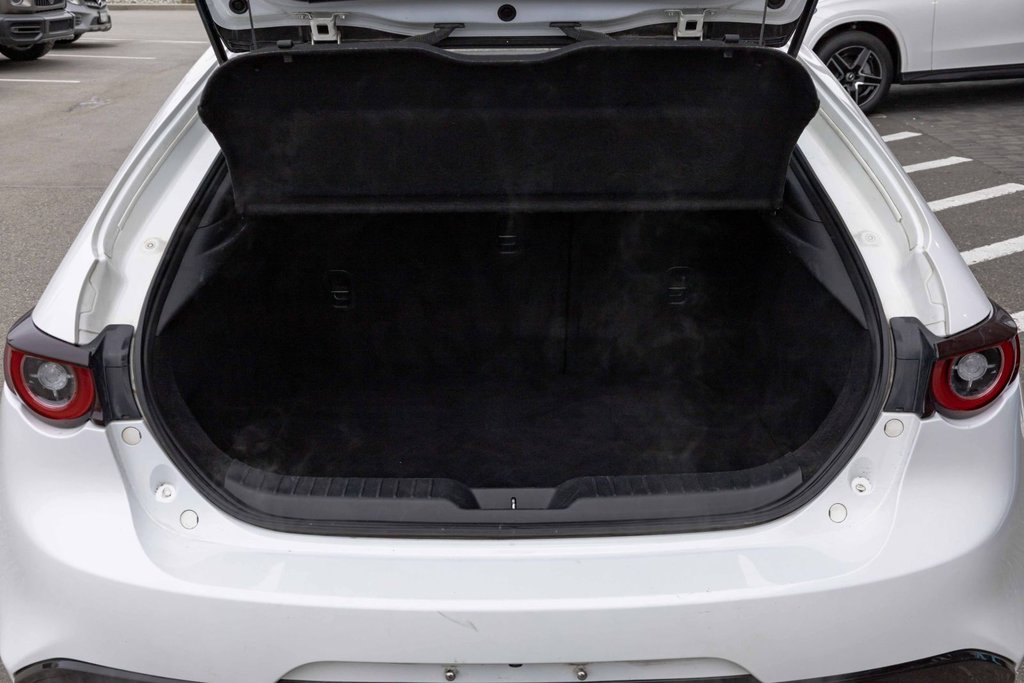 2022 Mazda 3 Sport GX in Kamloops, British Columbia - 5 - w1024h768px