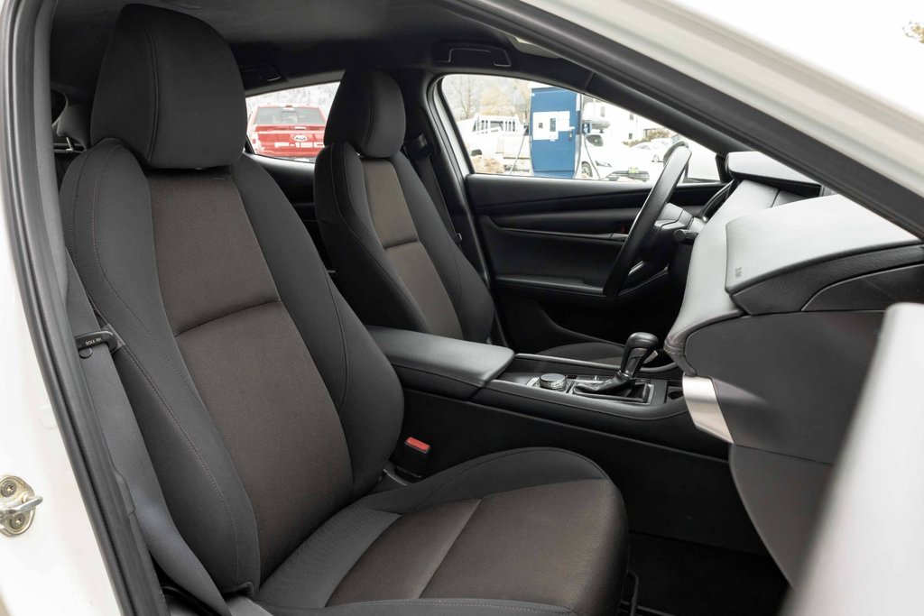 2022 Mazda 3 Sport GX in Kamloops, British Columbia - 9 - w1024h768px