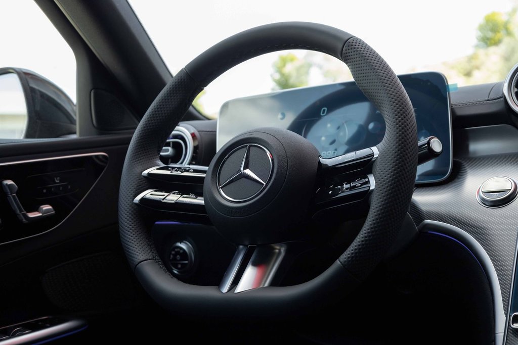 2025 Mercedes-Benz C-Class C 300 4MATIC in Kamloops, British Columbia - 13 - w1024h768px