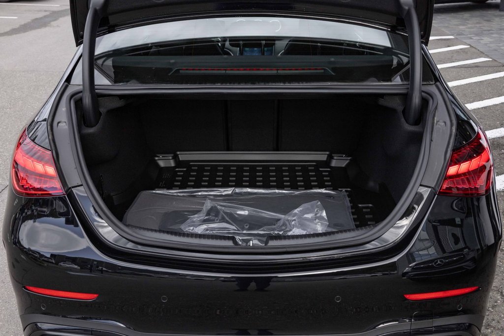 2025 Mercedes-Benz C-Class C 300 4MATIC in Kamloops, British Columbia - 5 - w1024h768px