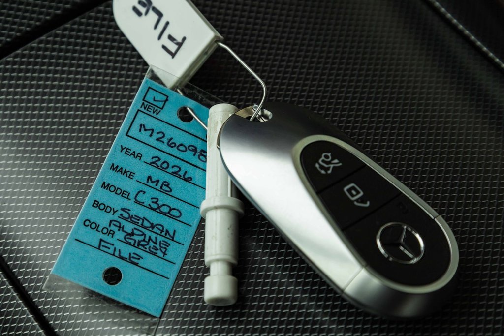 2026 Mercedes-Benz C-Class 300 4MATIC Sedan in Kamloops, British Columbia - 22 - w1024h768px