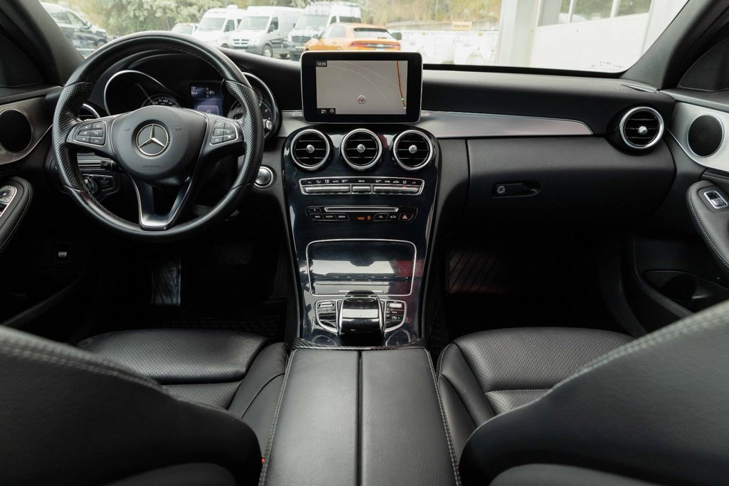 2015 Mercedes-Benz C300 4MATIC Sedan in Kamloops, British Columbia - 17 - w1024h768px