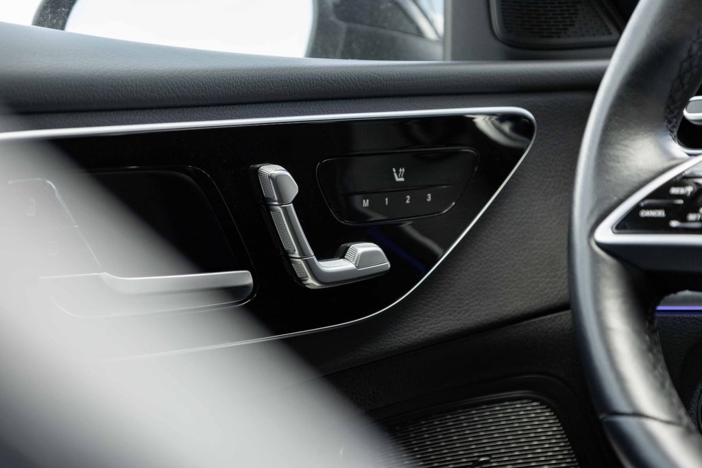 2023 Mercedes-Benz C300 4MATIC Sedan in Kamloops, British Columbia - 11 - w1024h768px