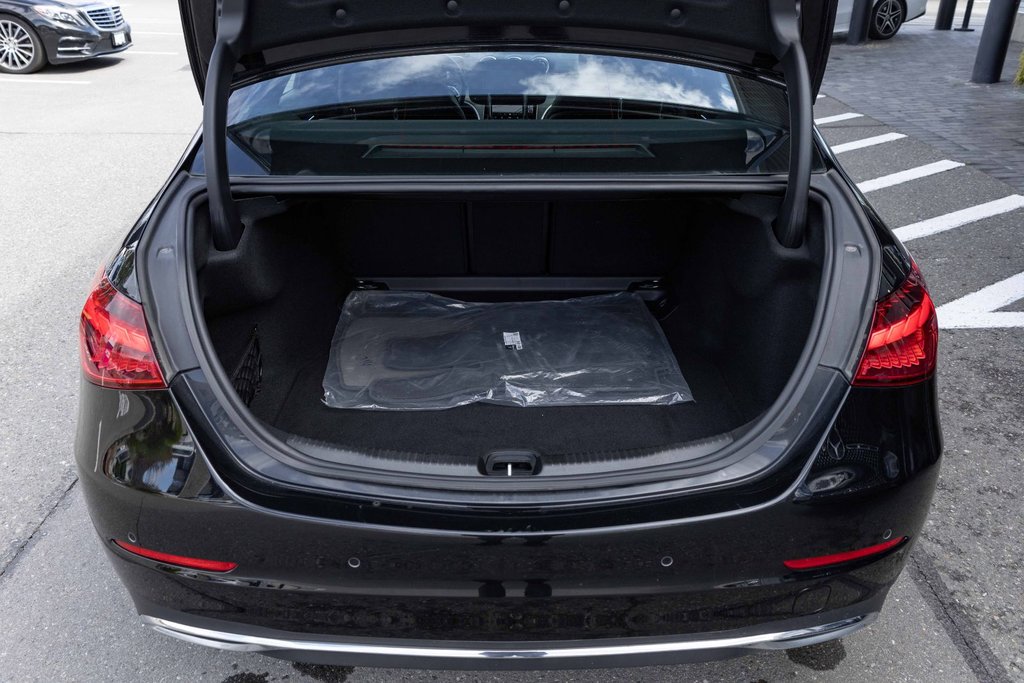 2023 Mercedes-Benz C300 4MATIC Sedan in Kamloops, British Columbia - 5 - w1024h768px