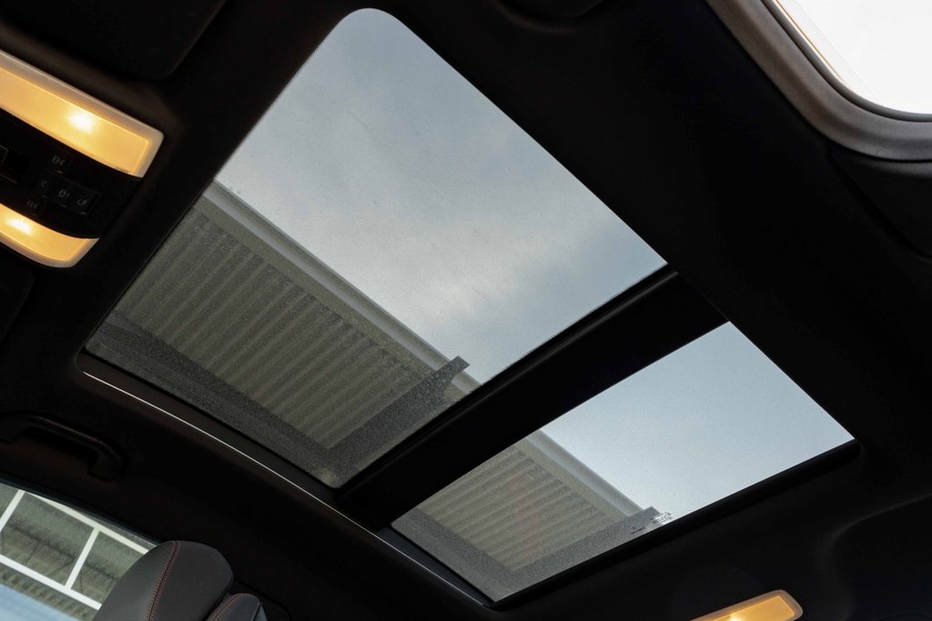 2013 Mercedes-Benz C350 4MATIC Coupe in Kamloops, British Columbia - 10 - w1024h768px