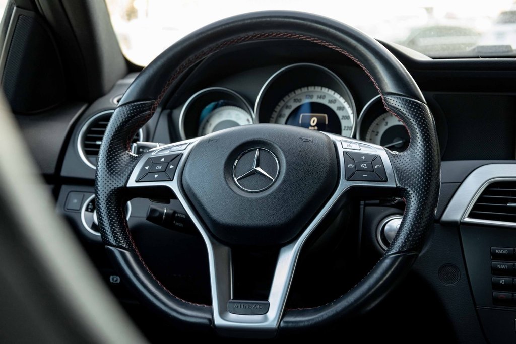 2013 Mercedes-Benz C350 4MATIC Coupe in Kamloops, British Columbia - 14 - w1024h768px