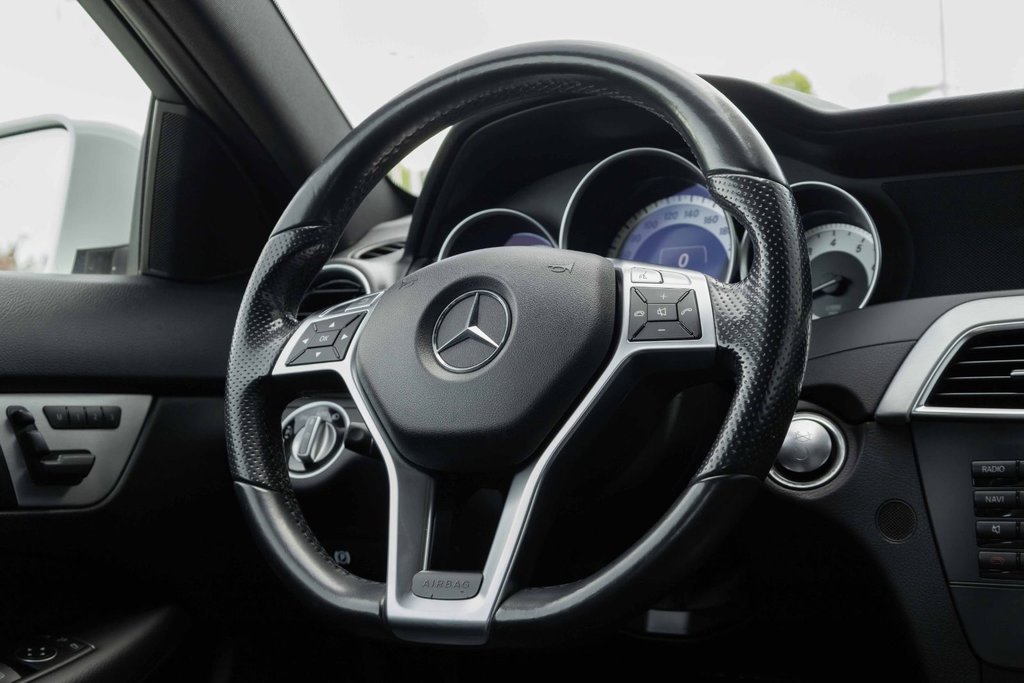 2015 Mercedes-Benz C350 4MATIC Coupe in Kamloops, British Columbia - 13 - w1024h768px