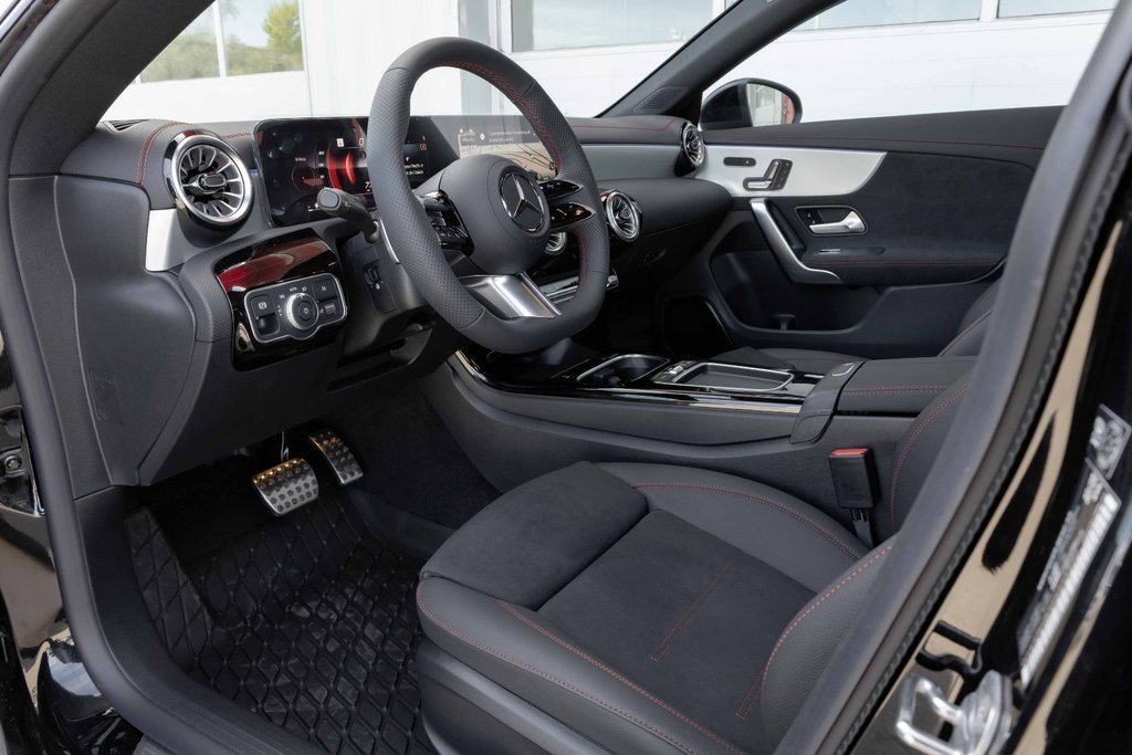 2025 Mercedes-Benz CLA 250 4MATIC in Kamloops, British Columbia - 10 - w1024h768px