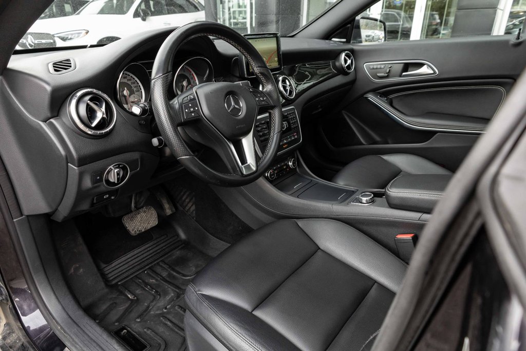 2014 Mercedes-Benz CLA250 4MATIC Coupe in Kamloops, British Columbia - 8 - w1024h768px