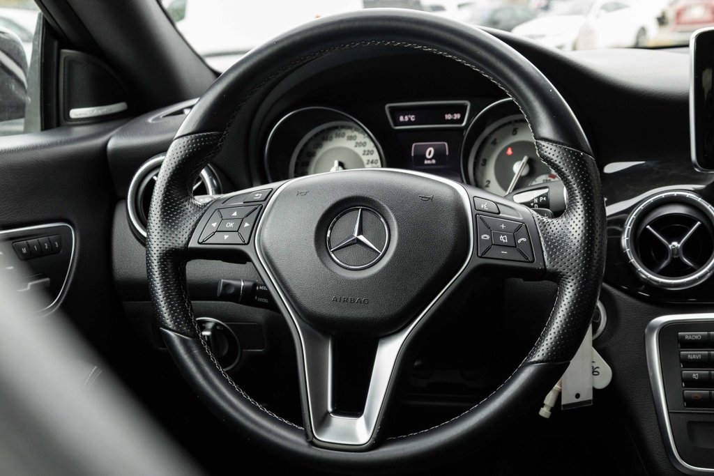 2014 Mercedes-Benz CLA250 4MATIC Coupe in Kamloops, British Columbia - 13 - w1024h768px